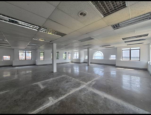 390M² OFFICE TO LET IN HYDE PARK